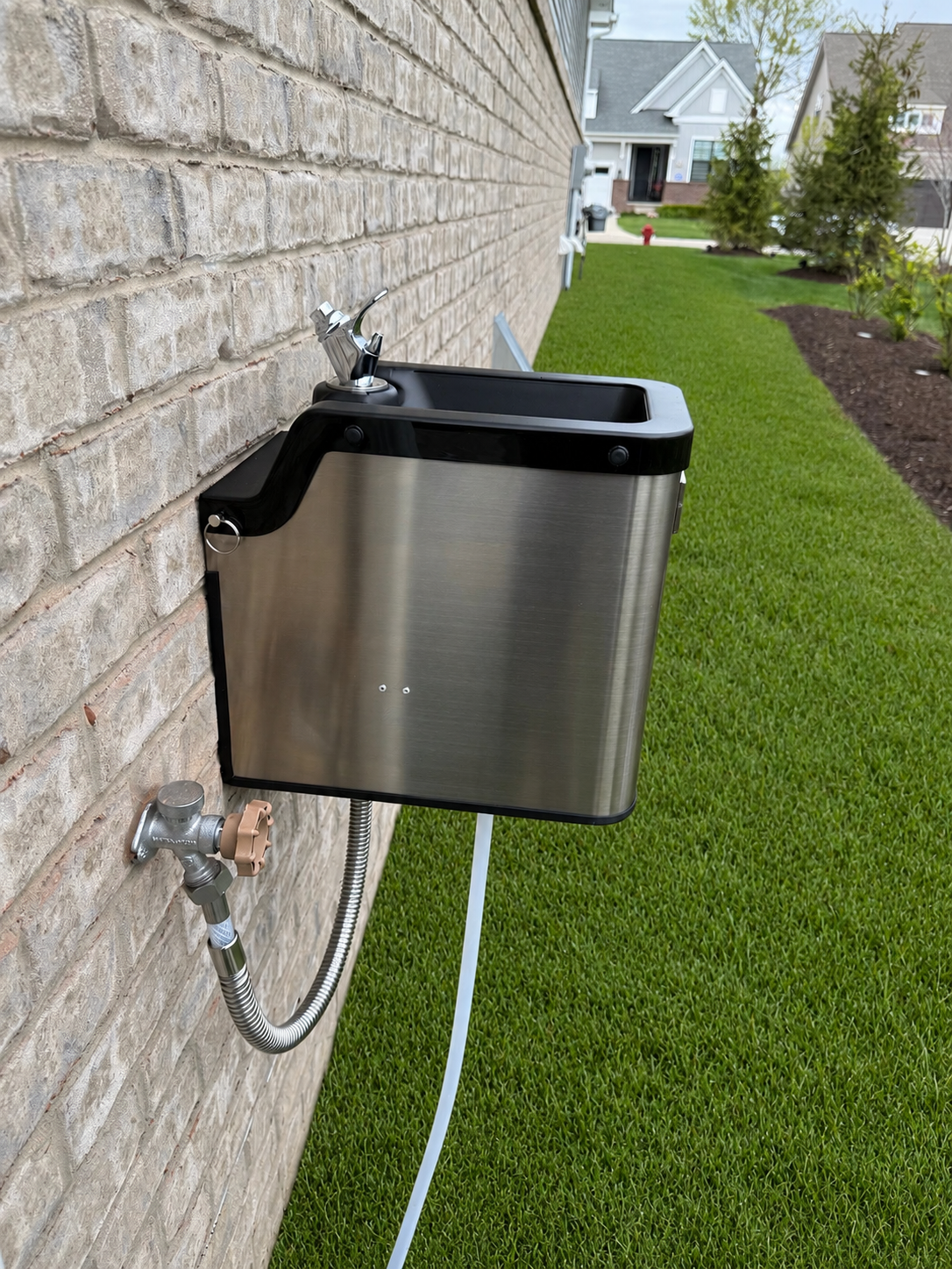 FountainOne Classic™ backyard drinking fountain - installation view