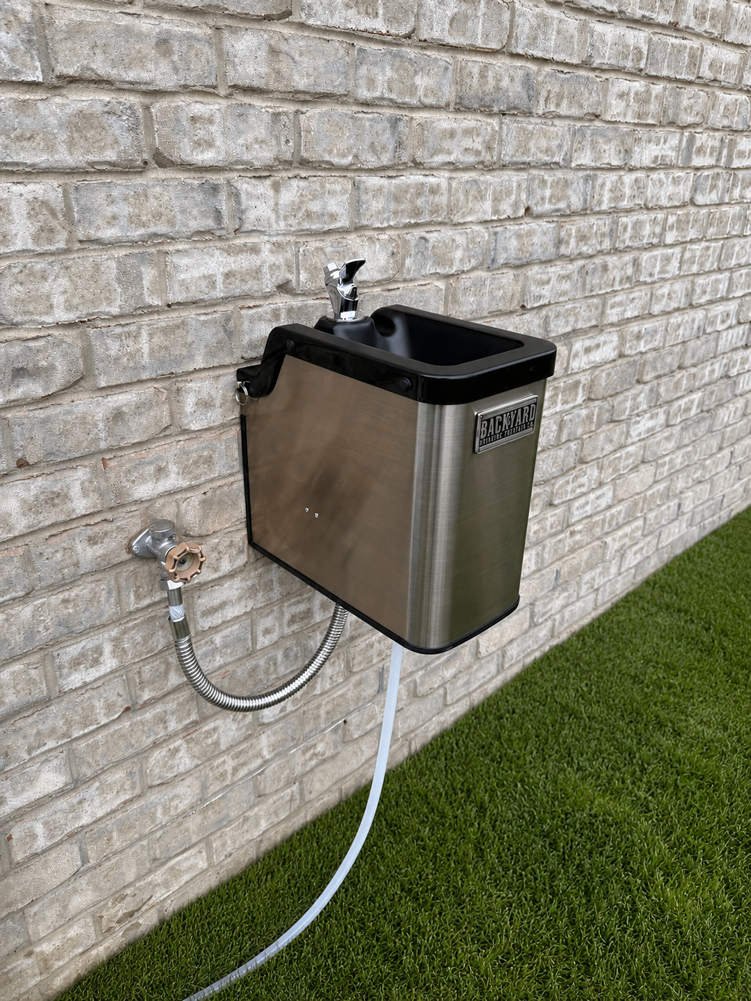 FountainOne Classic™ backyard drinking fountain - close-up detail