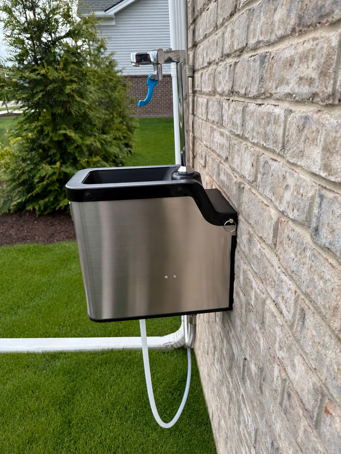 FountainOne Fill™ backyard bottle filler - [view] - Backyard Drinking Fountain Co.